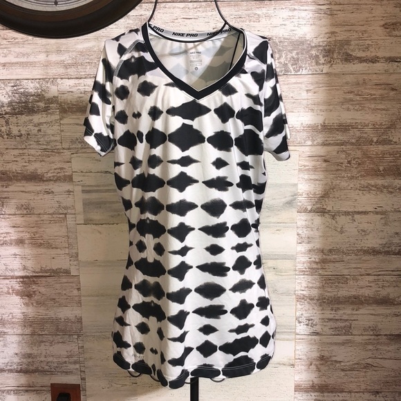 Nike Tops - Nike pro black and white shirt size large Nike active wear gym wear Nike pro top